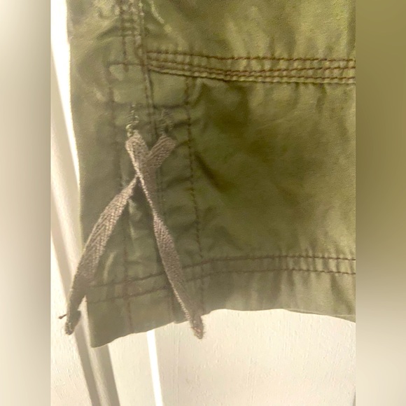 Cute khaki mini skirt - Picture 2 of 8